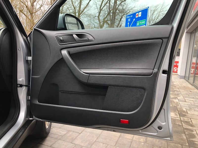 Škoda Yeti (2013) 2.0 TDi 4x4, tažné - fotka 13 z 38