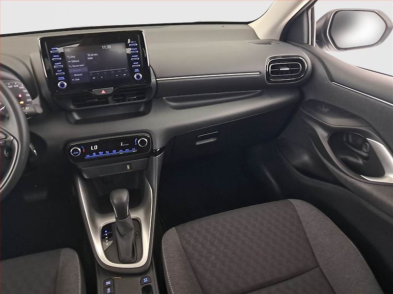 Toyota Yaris (2022) 1.5 VVT-i Hybrid, Automat - fotka 8 z 18