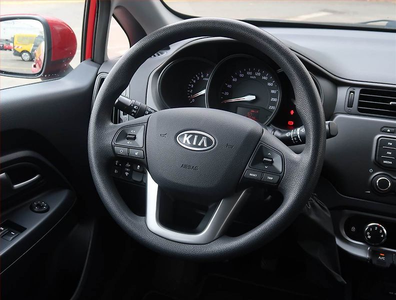 Kia Rio (2013) 1.4 CVVT, Park. senzory - fotka 15 z 15