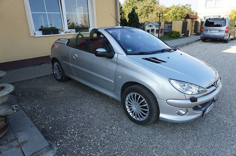 Peugeot 206 (2003) 206 CC  1,6 - fotka 2 z 21