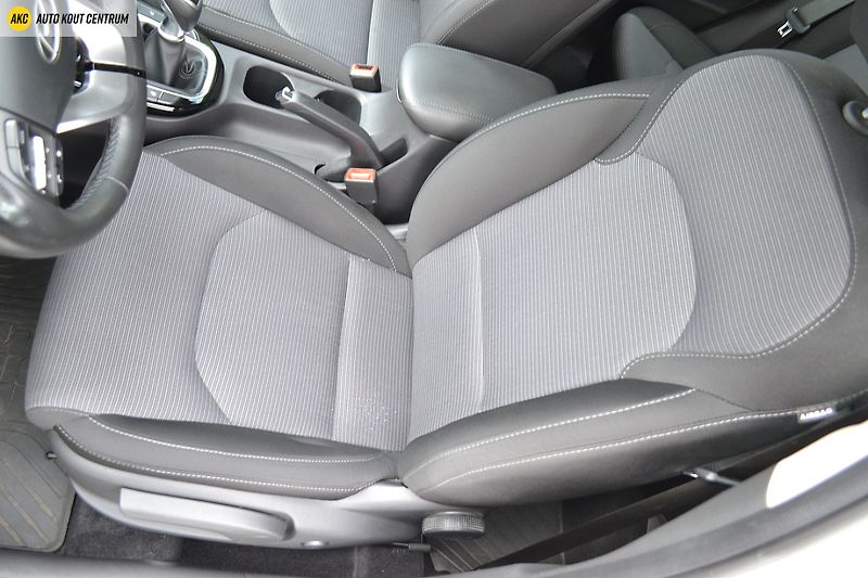 Hyundai i30 WG 1,5I MT SMART FAMILY NAVI - fotka 19 z 47