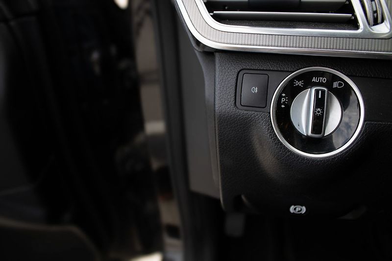 Mercedes-Benz Třídy E AMG paket, 100% stav. - fotka 28 z 45