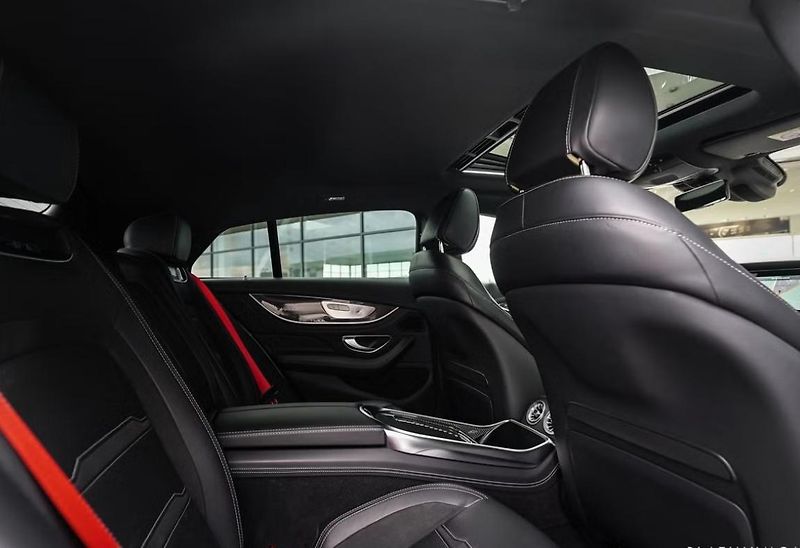 Mercedes-Benz AMG GT 63 S 4M 360kam HuD BRABUS  - fotka 7 z 27