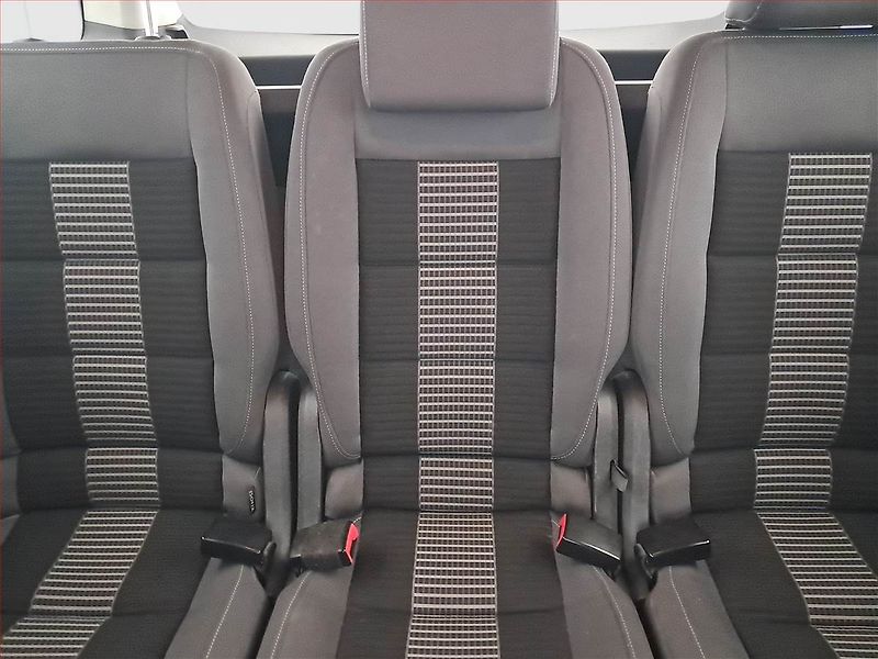 Volkswagen Touran (2009) 1.4 TSI, 7 míst, Tempomat - fotka 10 z 17