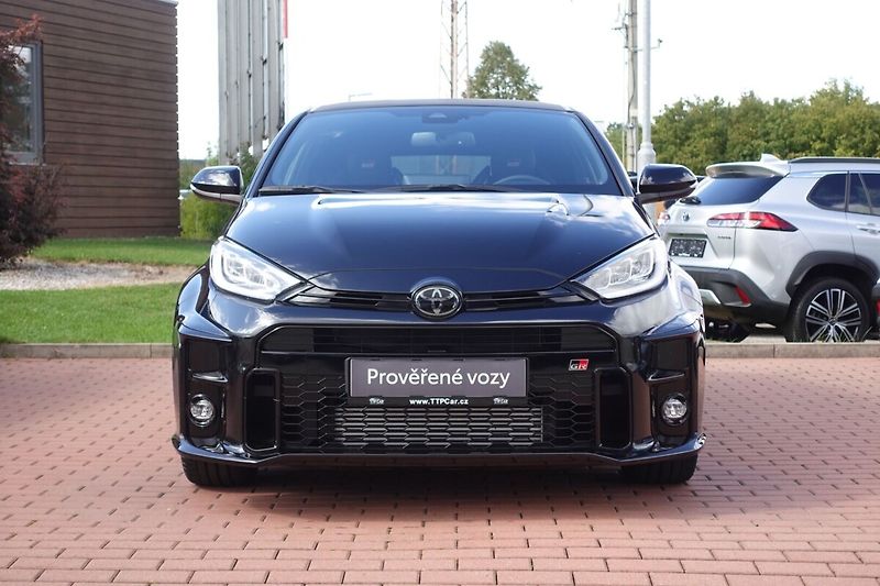 Toyota GR Yaris 1,6 Turbo Dynamic + Sport AWD - fotka 2 z 29