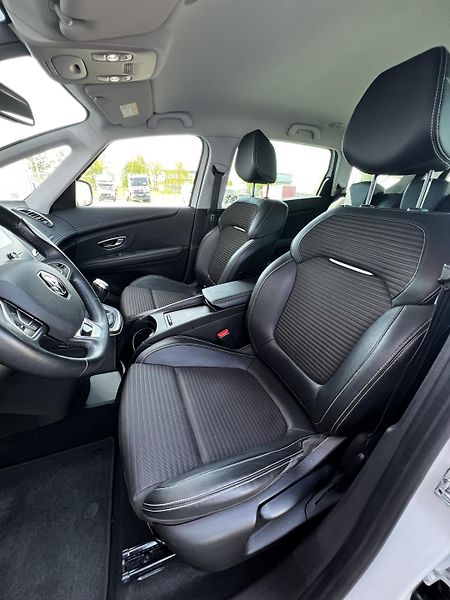Renault Grand Scénic 1.3TCe 103kW Intense 7-Míst TZ - fotka 6 z 29