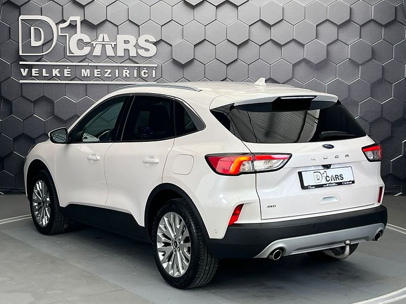 Ford Kuga 2,0 EB  140 kW AWD Titanium - fotka 2 z 58