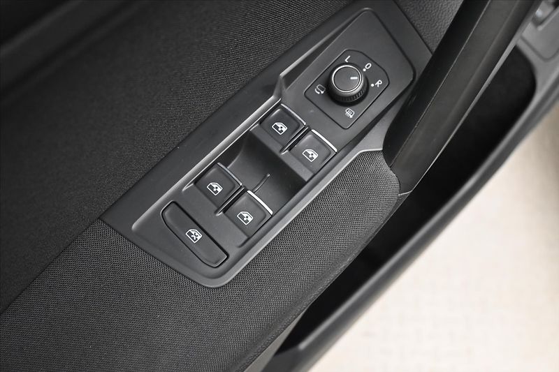 Volkswagen Tiguan Allspace 2,0 TDI 110kW DSG 7Míst Záruka - fotka 26 z 32