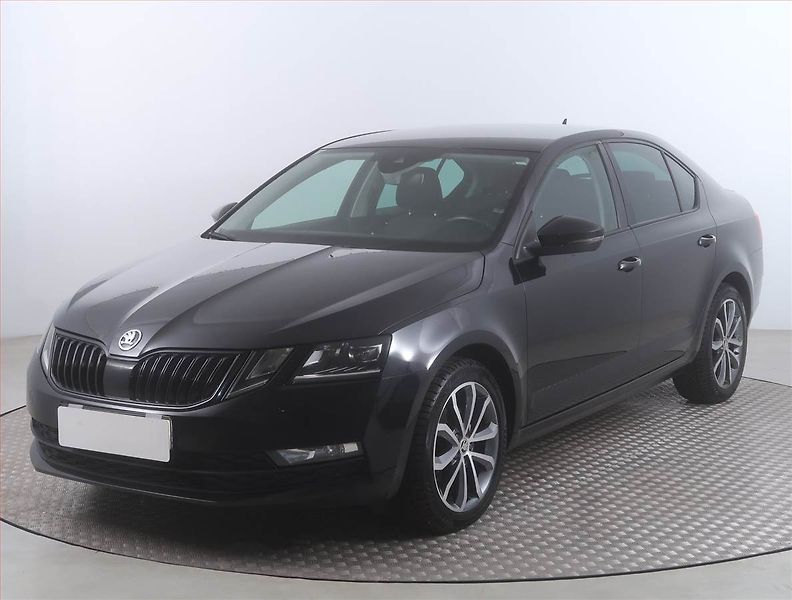 Škoda Octavia (2020) Ambition 1.5 TSI, Serv.kniha - fotka 2 z 16