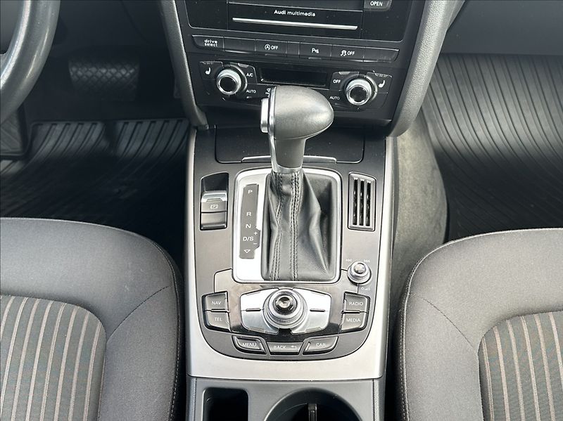 Audi A4 3,0 TDI 204PS  Ambiente A/T - fotka 26 z 53