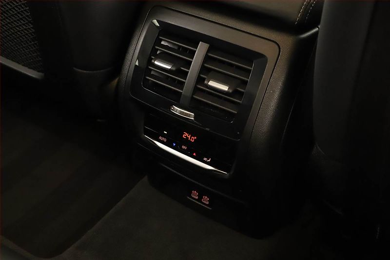 BMW X4 (2021) xLine xDrive20d - fotka 16 z 18