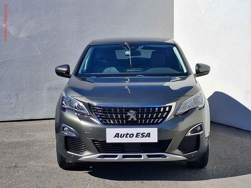 Peugeot 3008 (2019) 1.2 PT, Allure, AT, navi - fotka 2 z 17