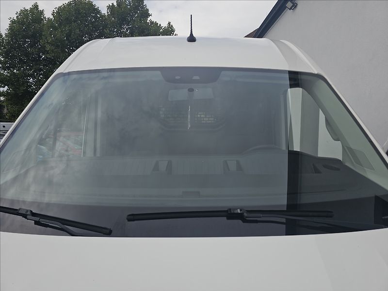 Volkswagen Crafter 2,0 TDi 103KW NAVI KAMERA DPH - fotka 32 z 32