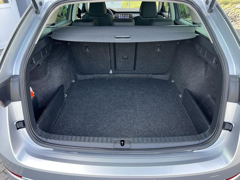 Škoda Octavia (2022) 1.5TSI 110kW DSG STYLE  - fotka 19 z 22