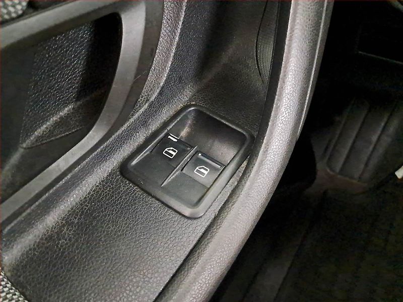 Škoda Fabia (2009) 1.2, nová STK, jezdí dobře - fotka 15 z 15