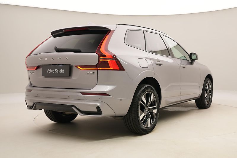 Volvo XC60 B5 AWD DARK PLUS AUT CZ - fotka 13 z 61