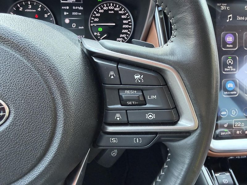 Subaru Outback 2.5 Touring Lineatronic - fotka 27 z 38