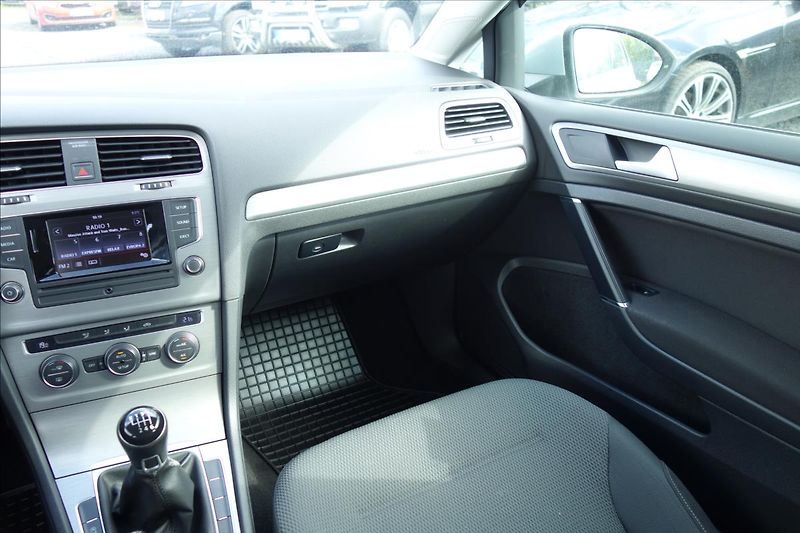 Volkswagen Golf 1,4 TSi,ČR,1 MAJ.,COMFORTLINE. - fotka 18 z 32