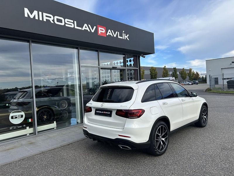 Mercedes-Benz GLC 300d 4MATIC AMG AIRMATIC - fotka 5 z 30