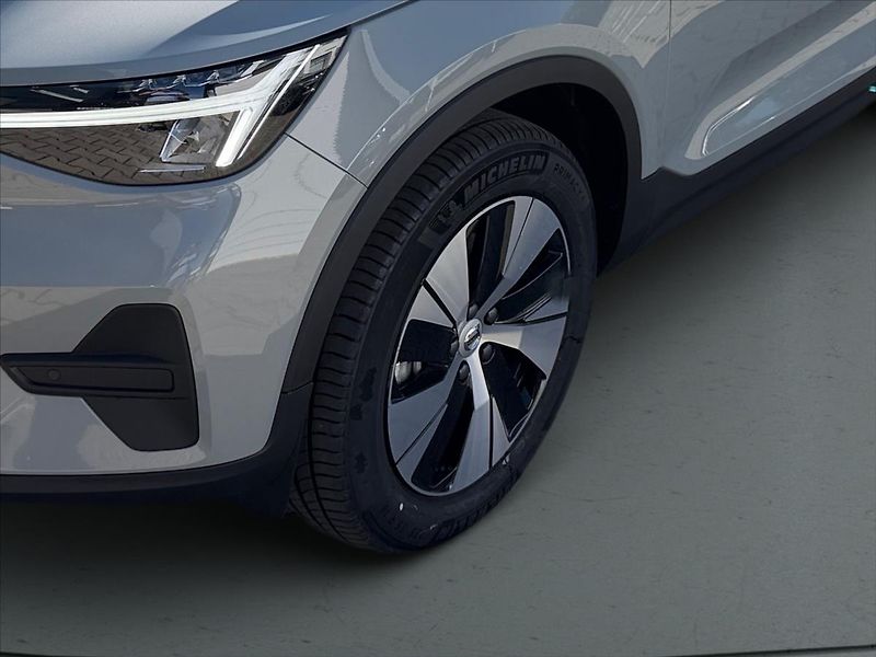 Volvo XC40 (2026) 2,0 B3 Core 8413 - fotka 6 z 13