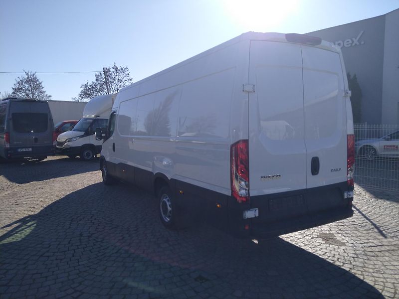 Iveco Daily 35S180 automat 3,0L  2024 - fotka 4 z 10