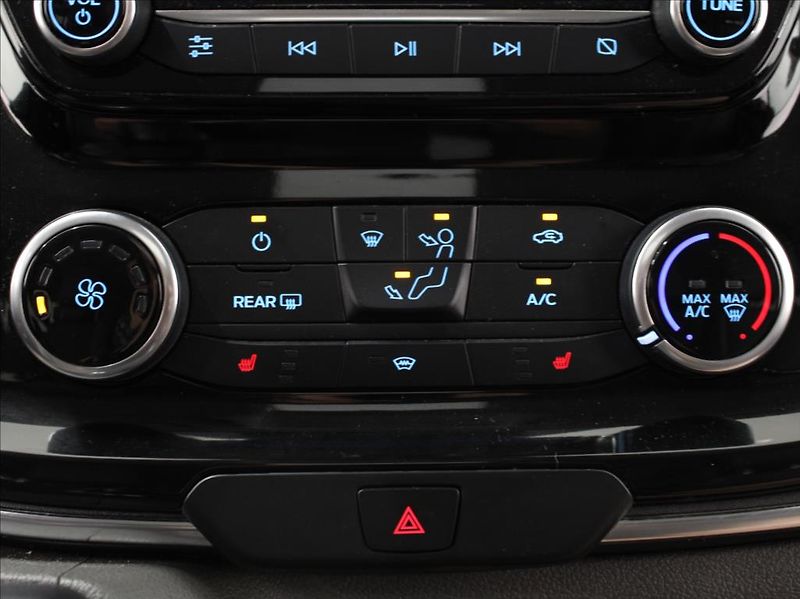 Ford Tourneo Custom 2,0 EB 136kW AT L2 Titan.X 9-m - fotka 20 z 24