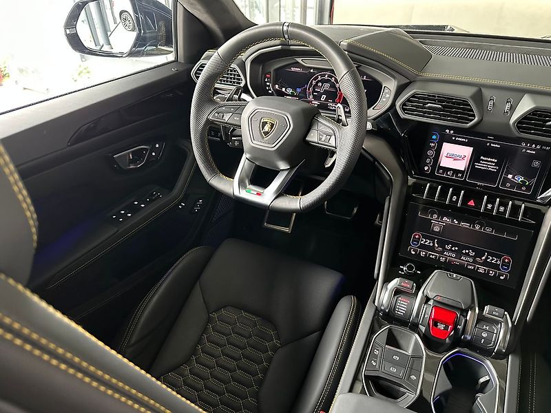 Lamborghini Urus Novitec Wide Body Kit, Masáž - fotka 50 z 51