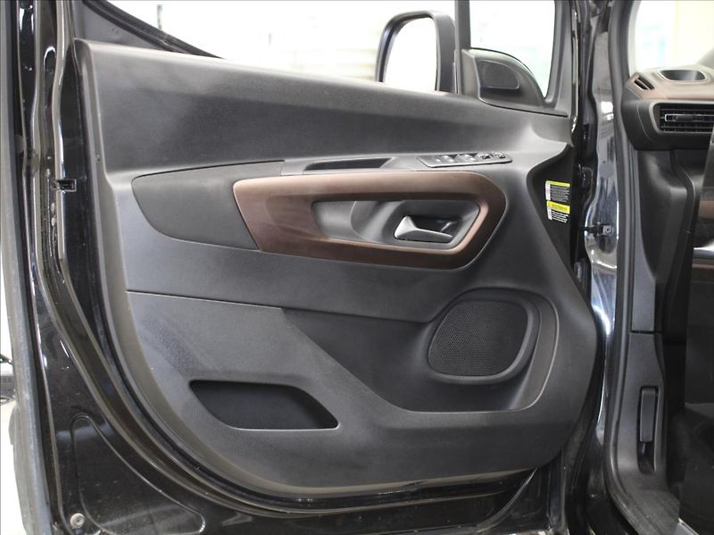 Peugeot Rifter 1,5 HDi GT-Line Kamera Senz ČR - fotka 15 z 22