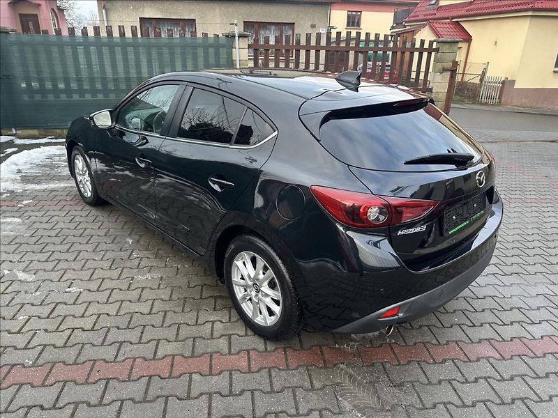 Mazda 3 2,0 121kw G165 TOP - fotka 7 z 22