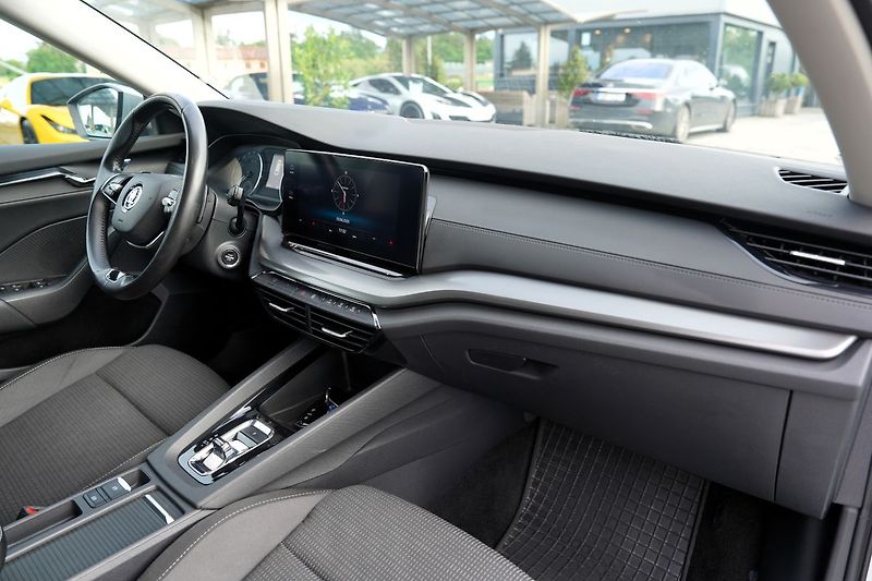 Škoda Octavia IV  2.0 TDI DSG 4x4/150 PS - fotka 24 z 43