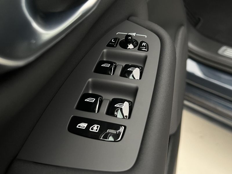 Volvo XC90 (2026) T8 AWD PLUS BRIGHT - Rezervace - fotka 26 z 47