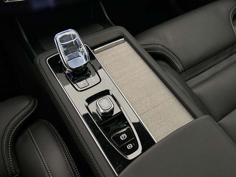 Volvo XC90 T8 AWD RECHARGE ULTRA BRIGHT - fotka 31 z 51