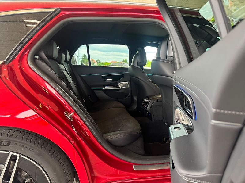 Mercedes-Benz Třídy E 220d 4M kombi - fotka 13 z 21
