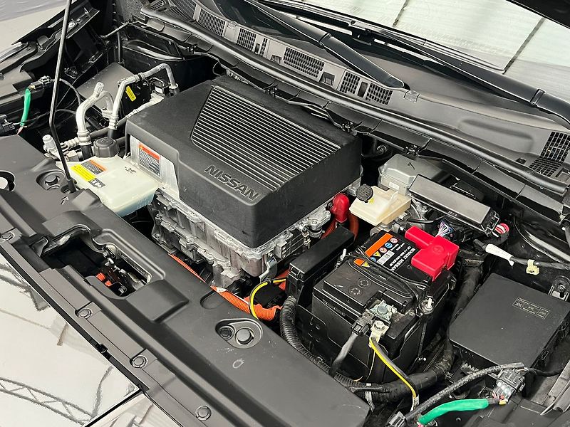 Nissan Leaf N-Connecta, 110 kW, 40kWh - fotka 42 z 72
