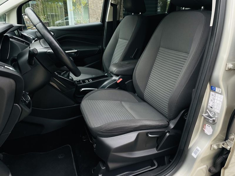 Ford C-MAX 2.0TDCi MANUÁL VÝHŘEV TAŽNÉ  - fotka 30 z 45