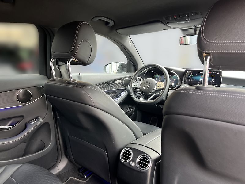 Mercedes-Benz GLC Coupé 200 d 4MATIC kupé AMG Li - fotka 21 z 21