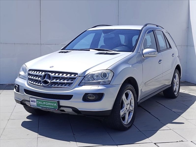 Mercedes-Benz Třídy M 3,0 320 CDi 4Matic,Navi,Xenony - fotka 2 z 36