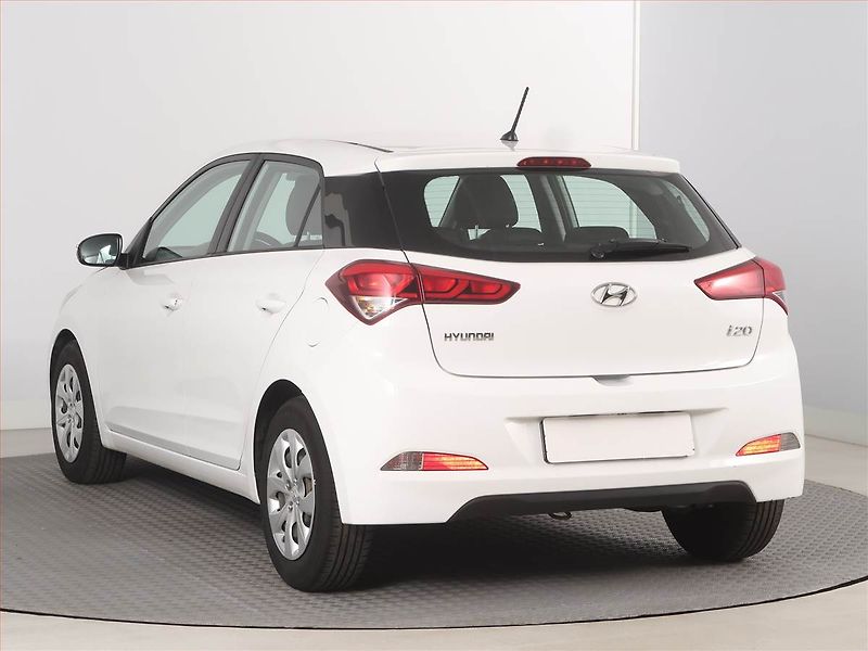 Hyundai i20 (2015) 1.1 CRDi - fotka 4 z 16