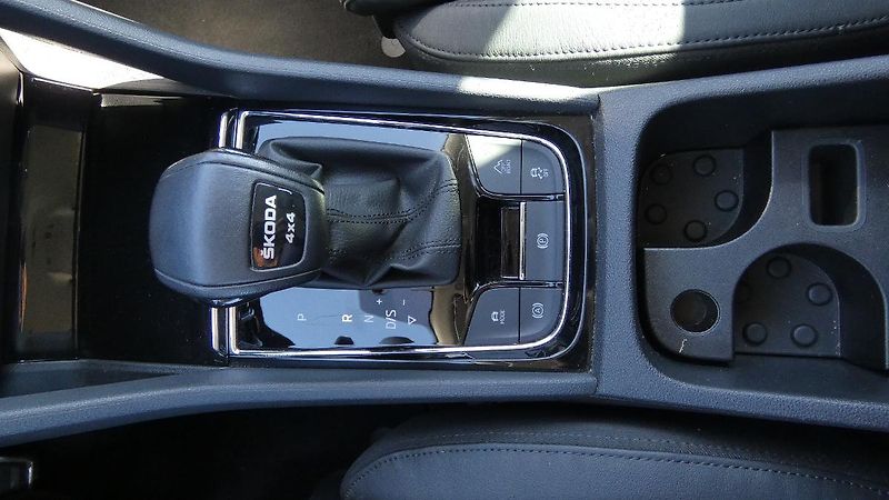 Škoda Kodiaq 2,0 TSI 140 kW L&K 4x4 DSG - fotka 18 z 27