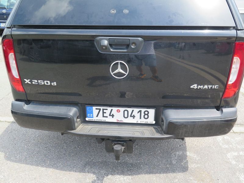 Mercedes-Benz Třídy X (2017) X250d,automat,4x4,motor venku - fotka 16 z 21