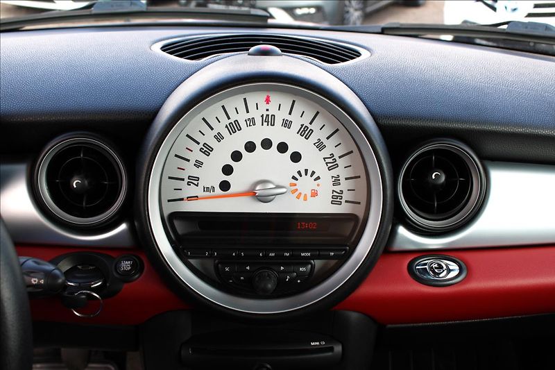 Mini Cooper 1,6 Cabrio 4.MÍSTA, 74 tis. km - fotka 22 z 41