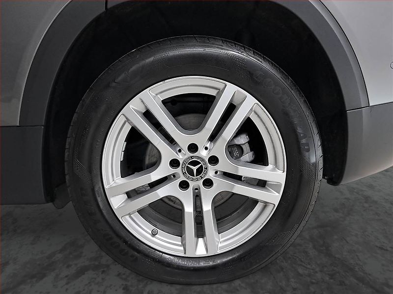 Mercedes-Benz GLB (2023) 200 d 4MATIC - fotka 15 z 23