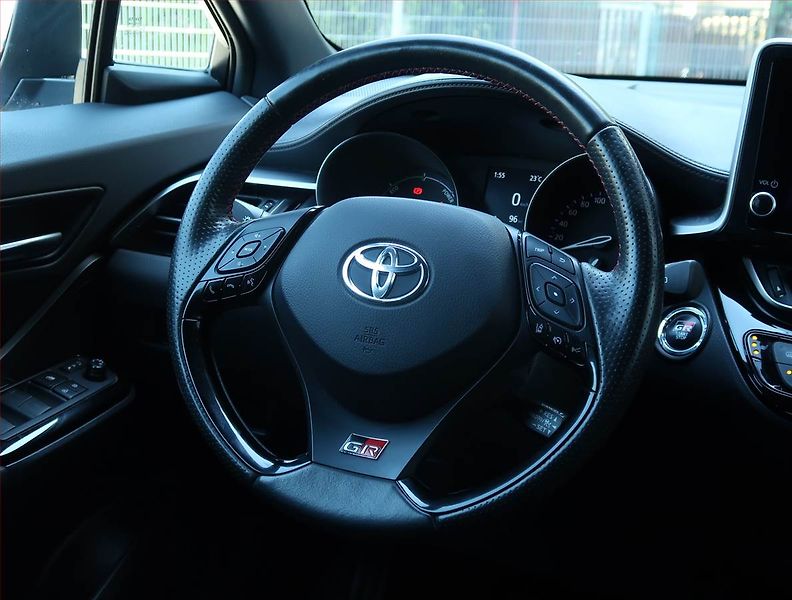 Toyota C-HR (2023) GR Sport 1.8 Hybrid - fotka 26 z 26