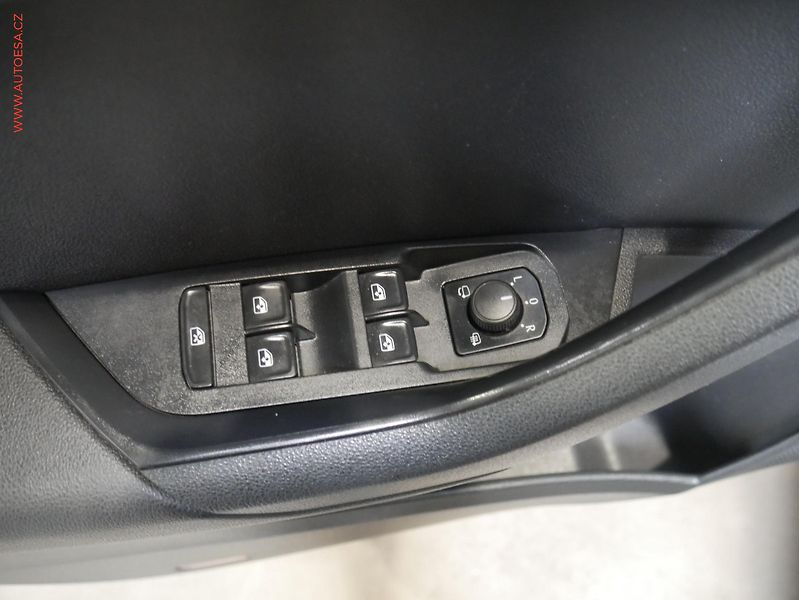 Škoda Karoq (2022) 1.5 TSi, 2.maj,ČR, Style, AT - fotka 11 z 21