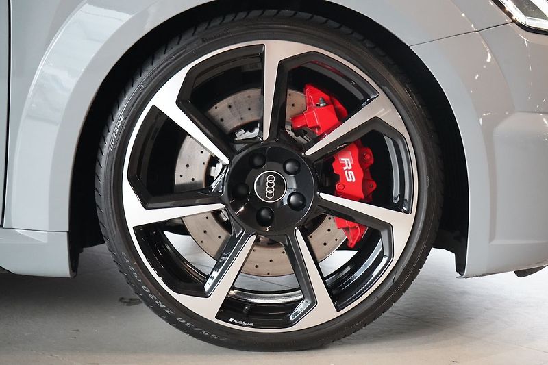 Audi TT RS Quattro, B&O, Matrix LED - fotka 6 z 47
