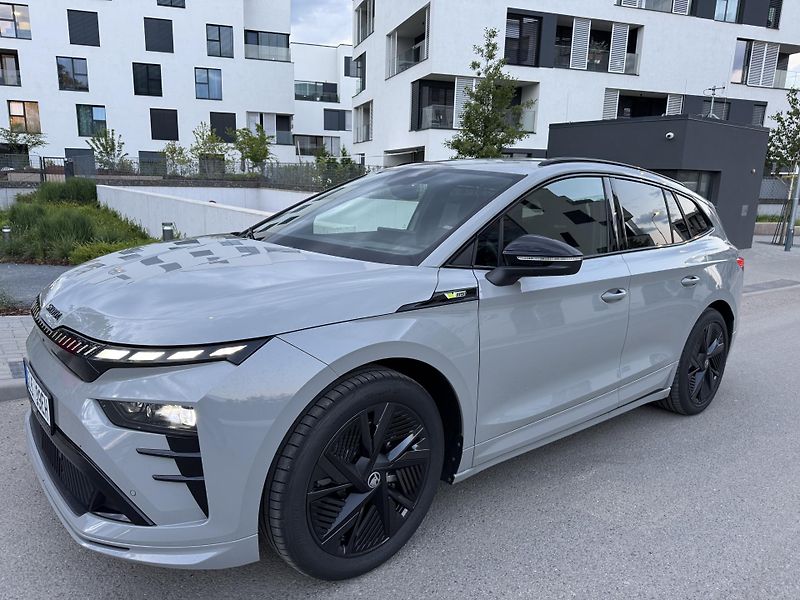 Škoda Enyaq (2025) RS 4x4 82 ČR ZÁRUKA 1 MAJITEL - fotka 40 z 46