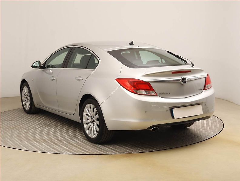 Opel Insignia (2009) 2.0 CDTI, Xenony, Tempomat - fotka 4 z 20