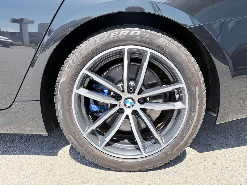 BMW Řada 5 530d Touring, Natáčecí náprava - fotka 9 z 26