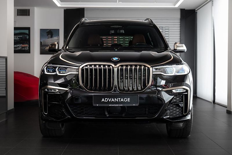 BMW X7 M50i/360/HarmanKardon/Pano - fotka 2 z 31