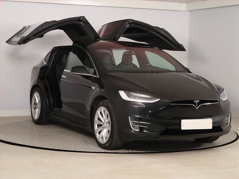 Tesla Model X (2016) 90D, SoH 84% - fotka 20 z 28